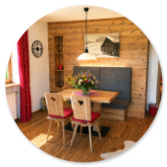 Romantische Zwei-Raum-Ferienwohnung Geigelstein im Gästehaus Schönfeld